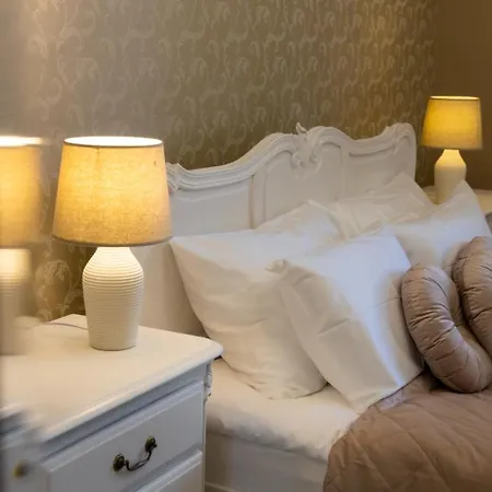 Egercottages - La Maison Apartment Eger