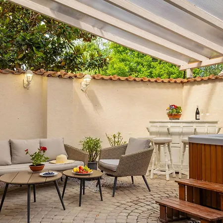 Chillinn La Maison Gæstehus 4*