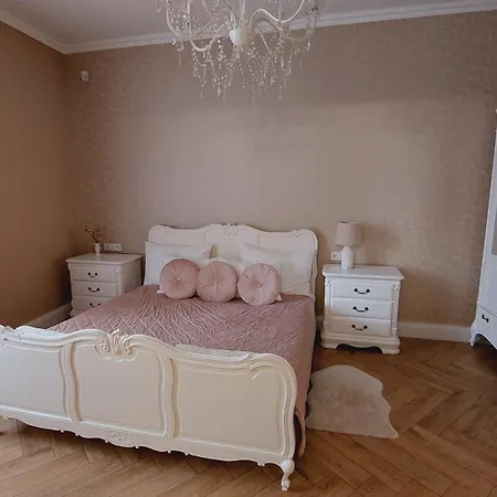 Pensiune Chillinn La Maison Eger